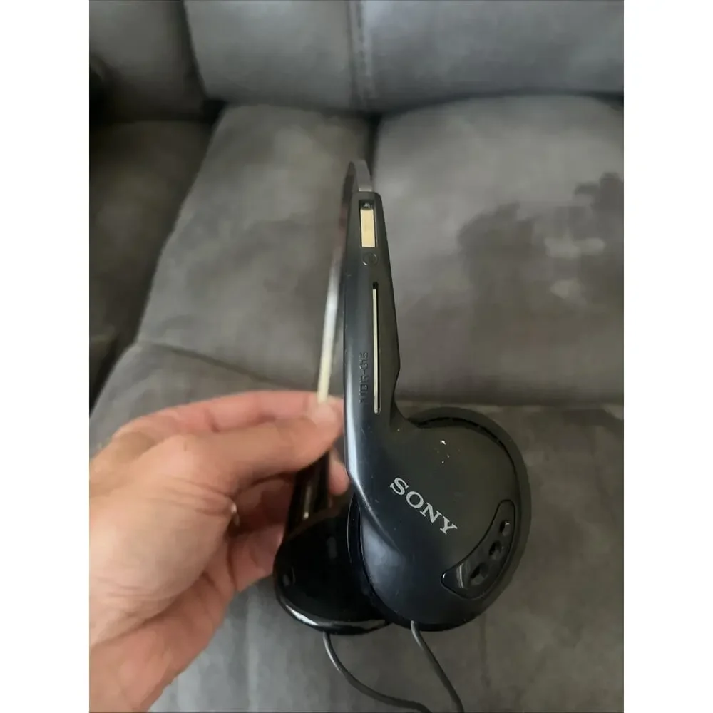 2 Vintage Sony MDR On-Ear Lightweight Stereo Headphones Tested Walkman